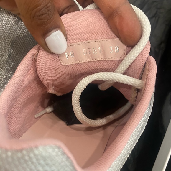 GIVENCHY Giv 1 Metallic Runner Sneakers - Picture 6 of 8